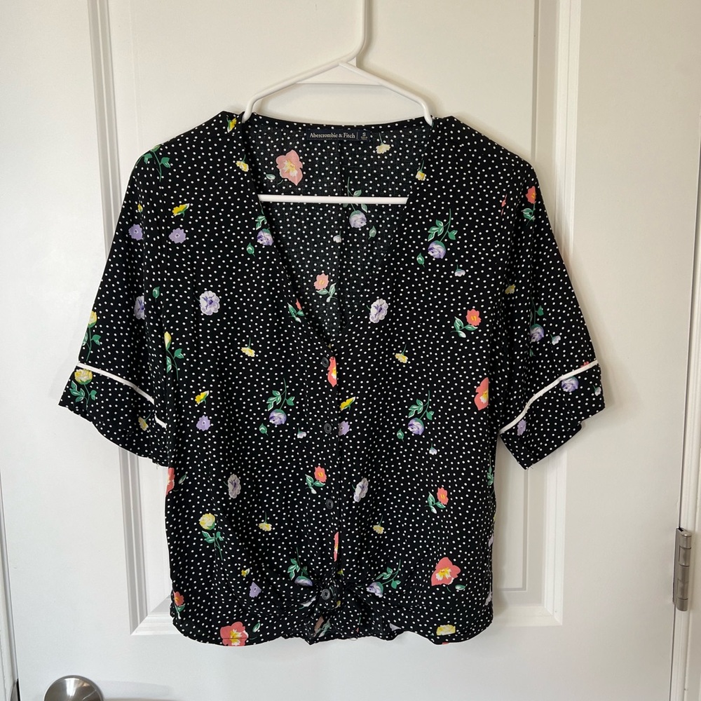 Abercrombie and Fitch Tie Front Blouse